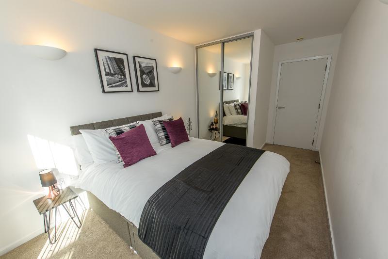 Approved Serviced Apartments Skyline Манчестър Екстериор снимка