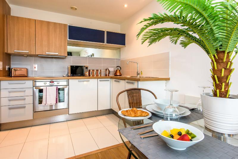 Approved Serviced Apartments Skyline Манчестър Екстериор снимка