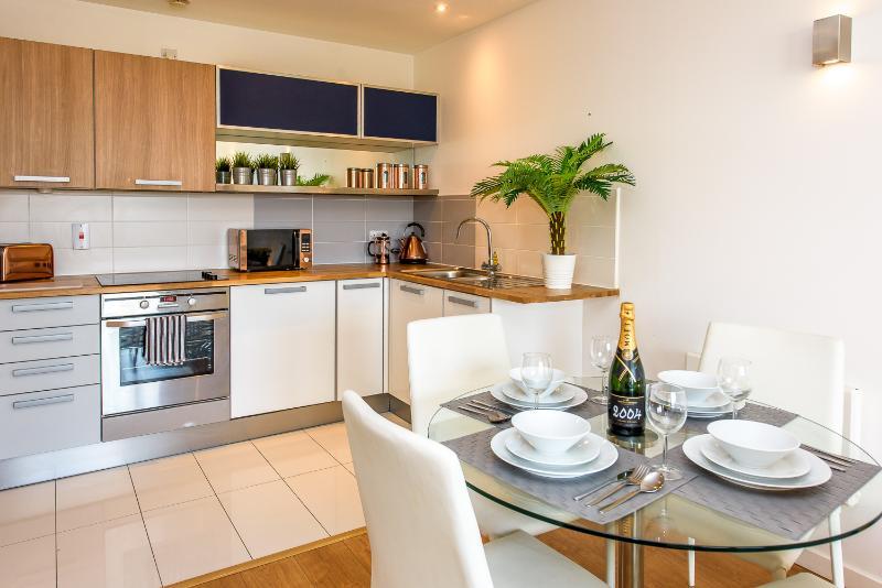 Approved Serviced Apartments Skyline Манчестър Екстериор снимка