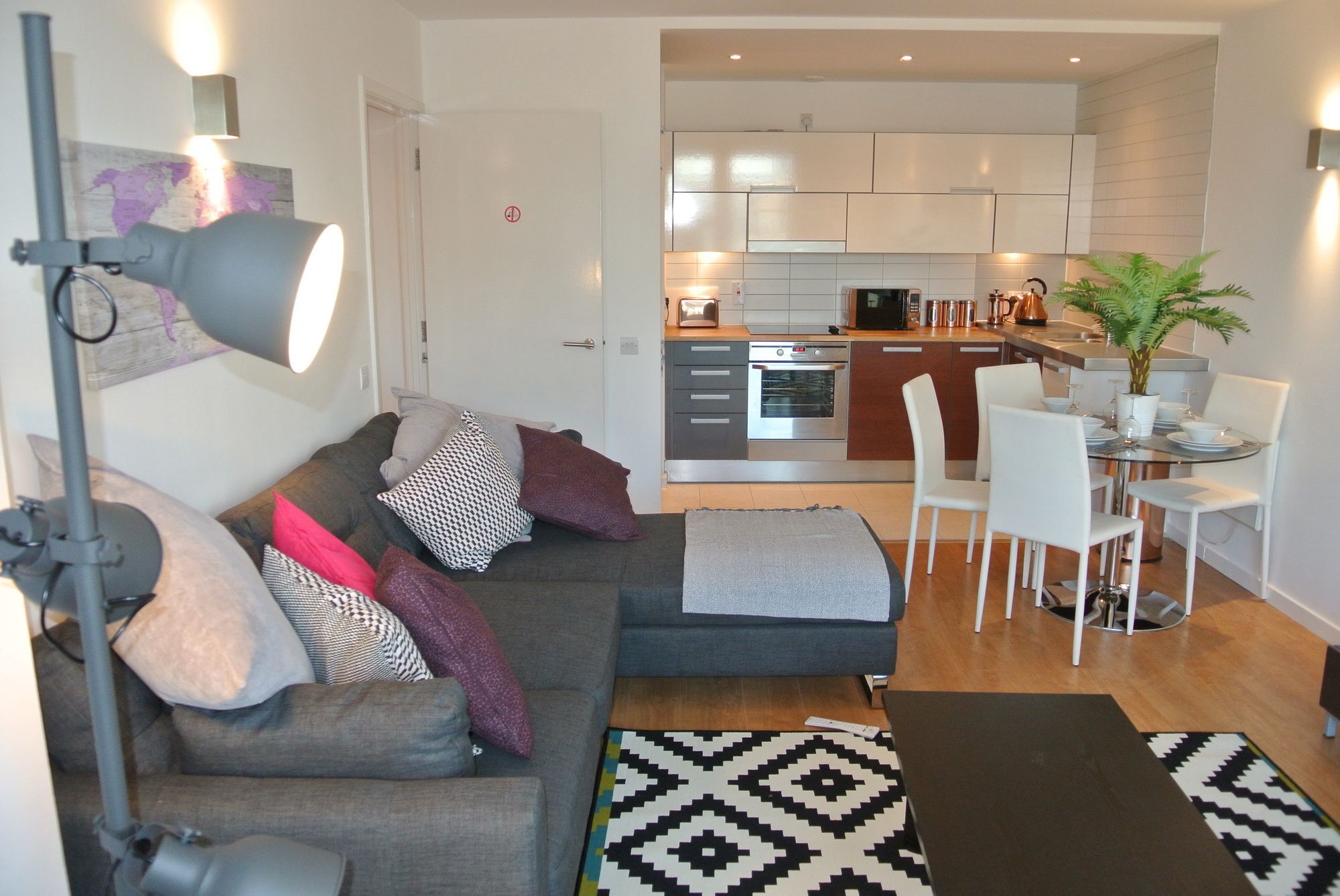 Approved Serviced Apartments Skyline Манчестър Екстериор снимка
